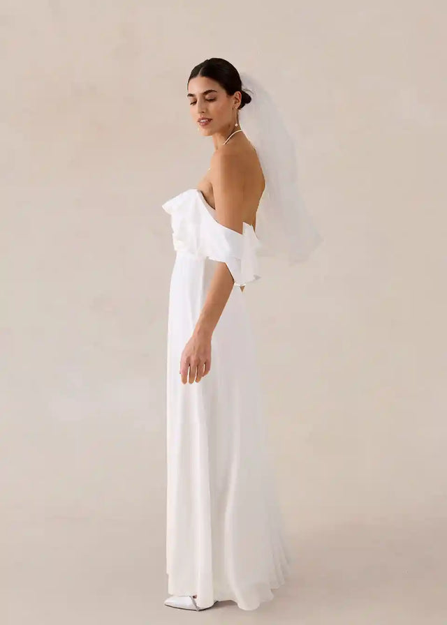 26020933