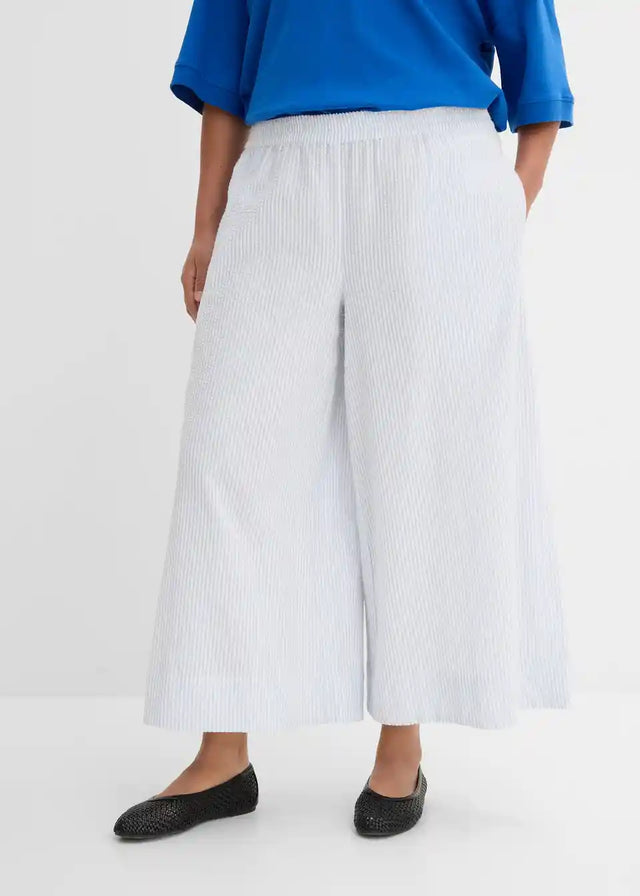 26030502