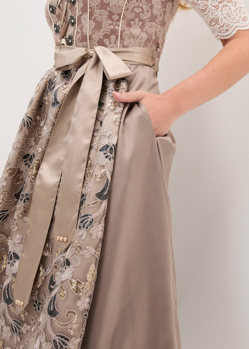 Dirndl s pregačom sa šljokicama bpc selection Premium