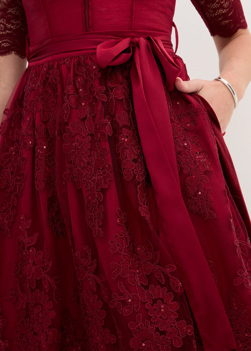 Dirndl s pregačom s vezom