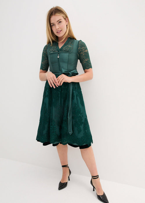Dirndl s pregačom s vezom