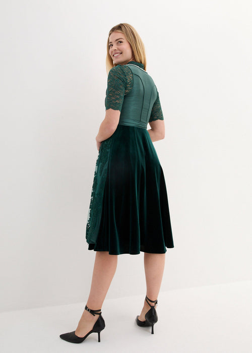 Dirndl s pregačom s vezom