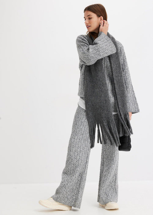 Oversize pulover s pletenicama