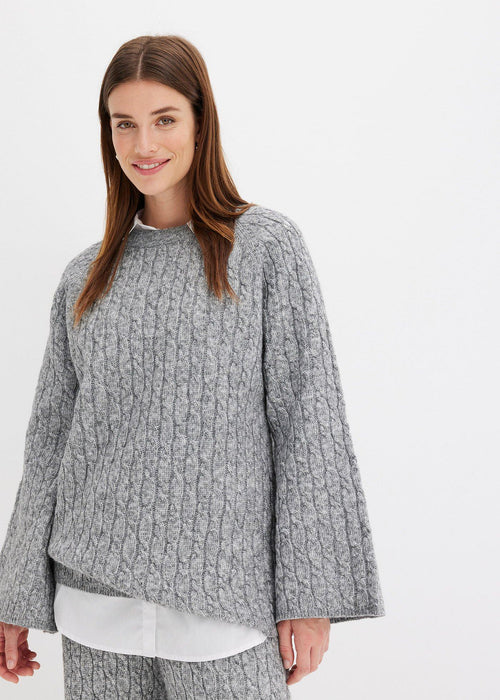 Oversize pulover s pletenicama