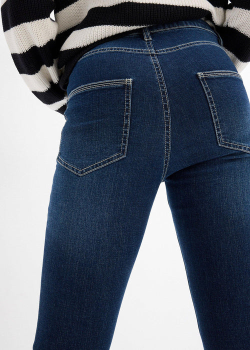 Traperice skinny kroja sa srednje visokim strukom kraćeg kroja