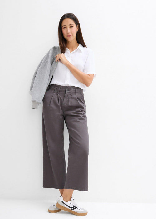 Bluza kvadratnog kroja od laganog krepa