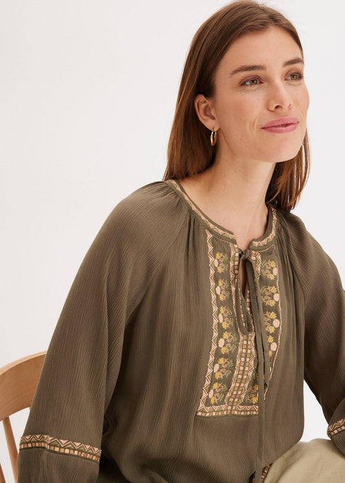 Bluza s vezom od materijala sa strukturom