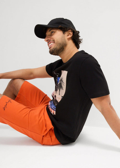 T-shirt majica i bermude od trikoa