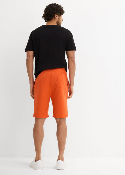 T-shirt majica i bermude od trikoa