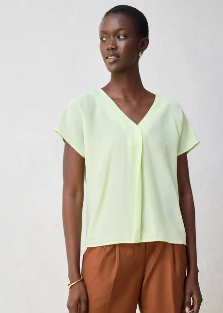 25079253