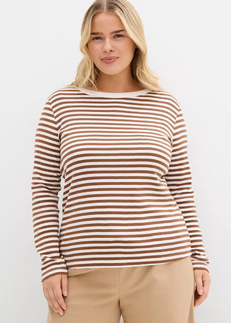 25153046