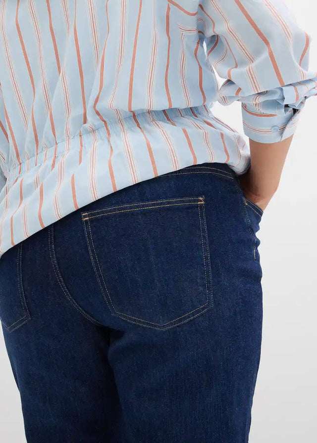 25181050