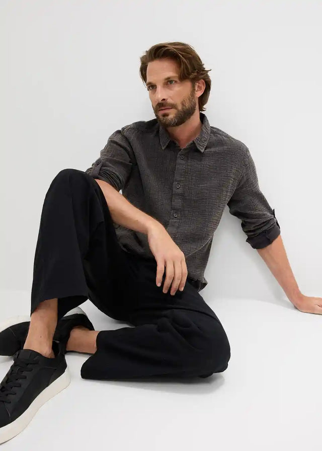 26002404