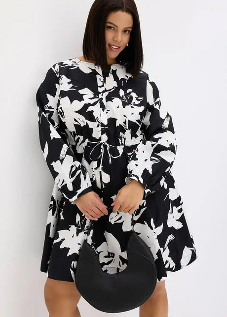 26002902