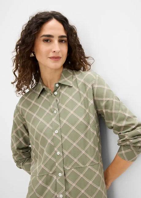 26098058